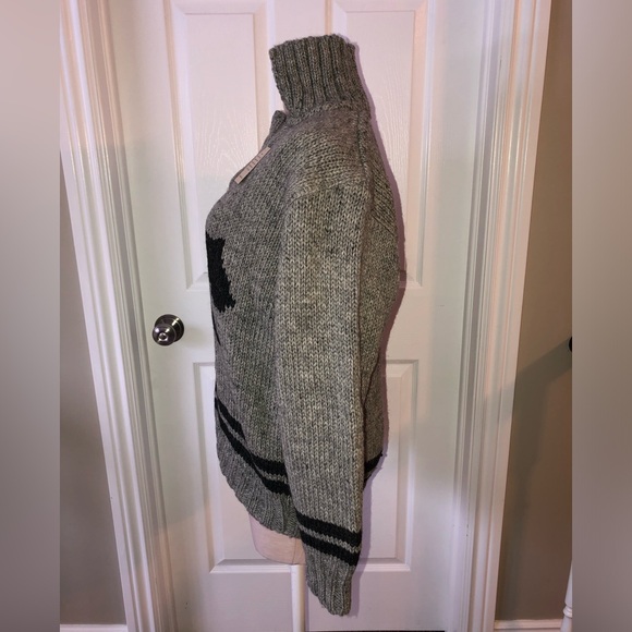 Balta Cozy Gray Bear Sweater - Picture 2 of 8